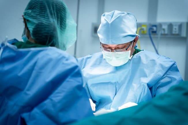 10 نکته ای که باید در مورد جراحی انکوپلاستیک سینه بدانید 10 نکته ای که باید در مورد جراحی انکوپلاستیک سینه بدانید